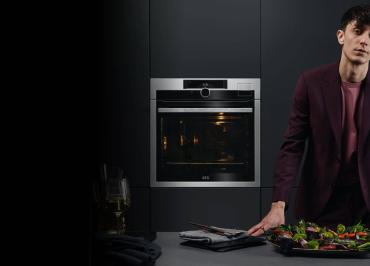 VSTAVANÁ PARNÁ RÚRA AEG SÉRIA 9000 STEAMPRO COOKVIEW®