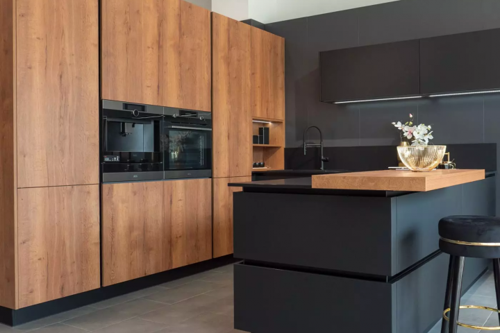 Nanoteq Matt Black / Oak Cognac / Laser Edge | Design kitchen / Bratislava