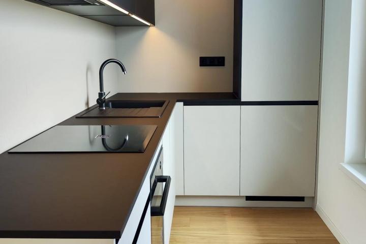 Acrylic Matt Kashmir / Nanoteq Black Matt | Modern style / Bratislava - Čerešne