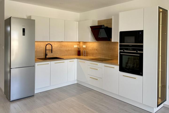 Acrylic white glossy / Arlington oak | Modern style / Bratislava