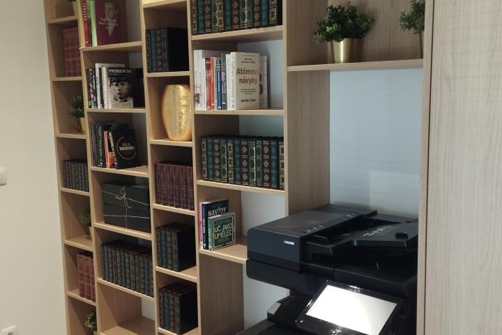Custom-made bookcase / Vicenza Oak | Bratislava