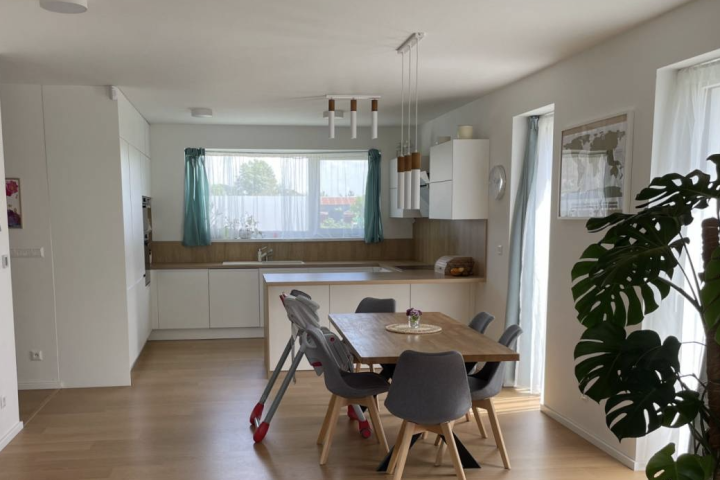 White Matt / Natural Hickory Oak | Modern Style / Limbach