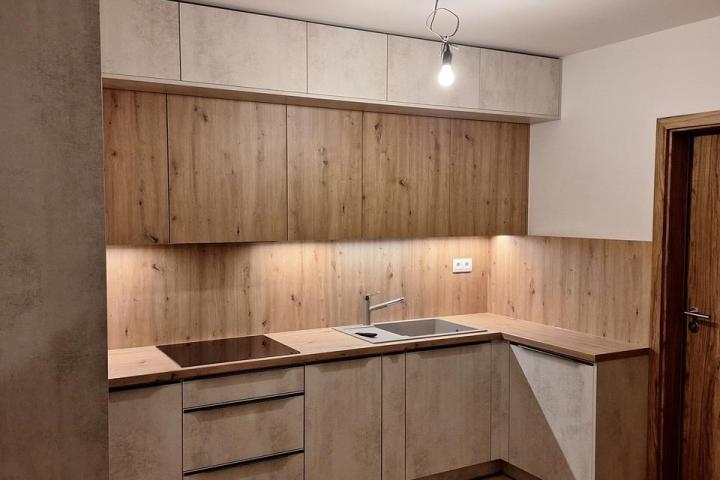 Kitchen unit with hallway / Chromix white / Wild oak | Modern style / Bratislava - Rendez